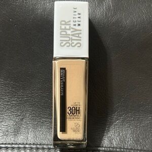 Maybelline Cream Foundation Long-Lasting Coverage